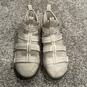Nike Lebron Soldier 11 Concretes Size 7Y